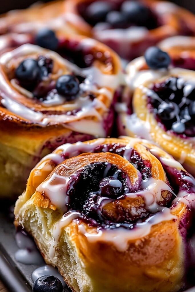 Delicious Blueberry Cinnamon Rolls